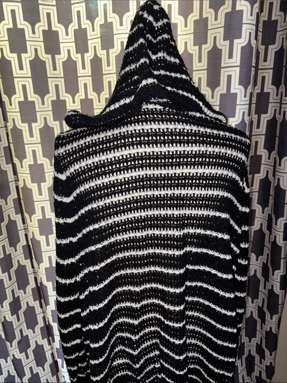 GAP Black and White Open-Front Knit Cardigan - Picture 3 of 5